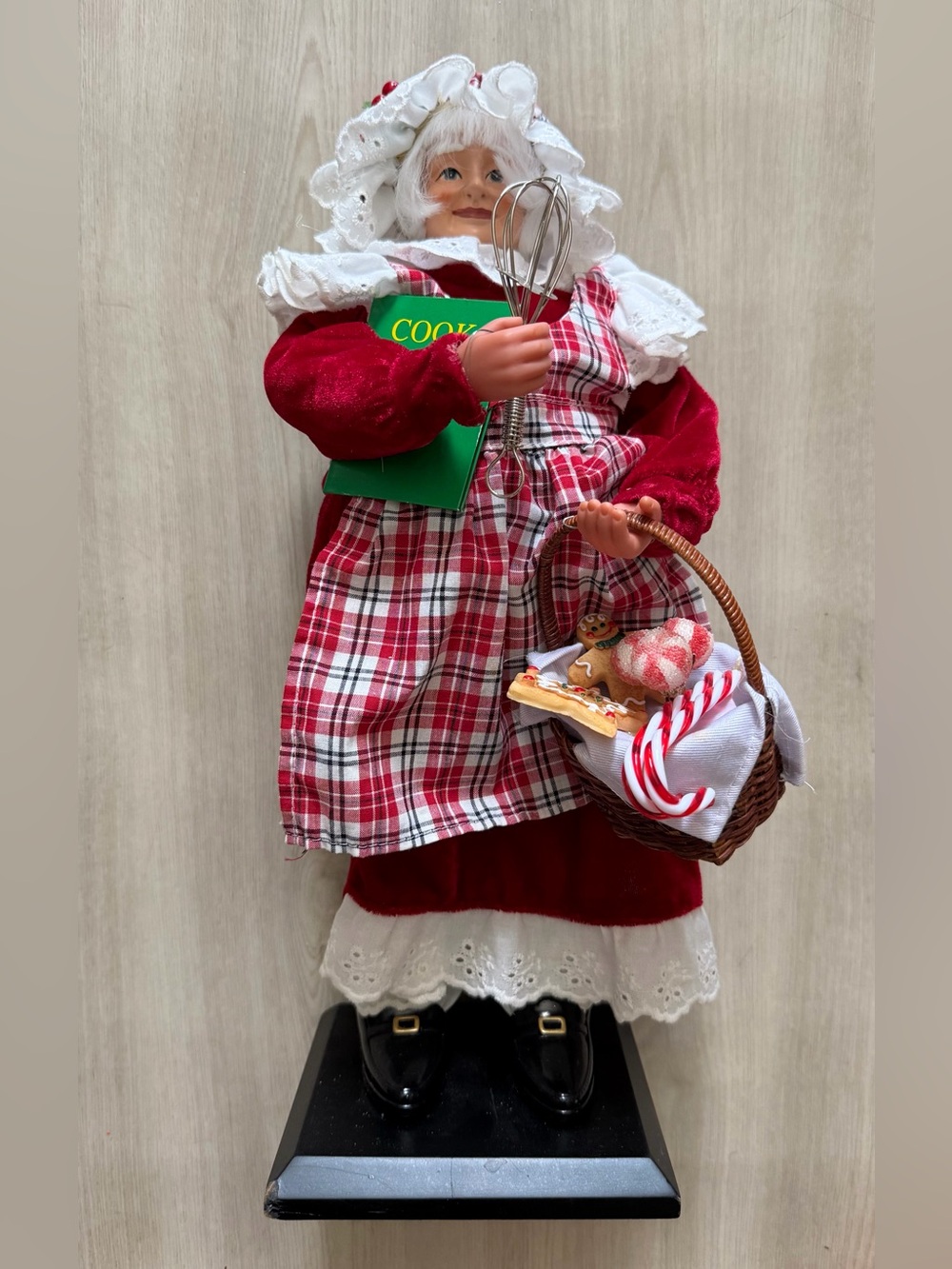 Vintage St Nicholas Square Spirit of Santa Collection Mrs. Santa